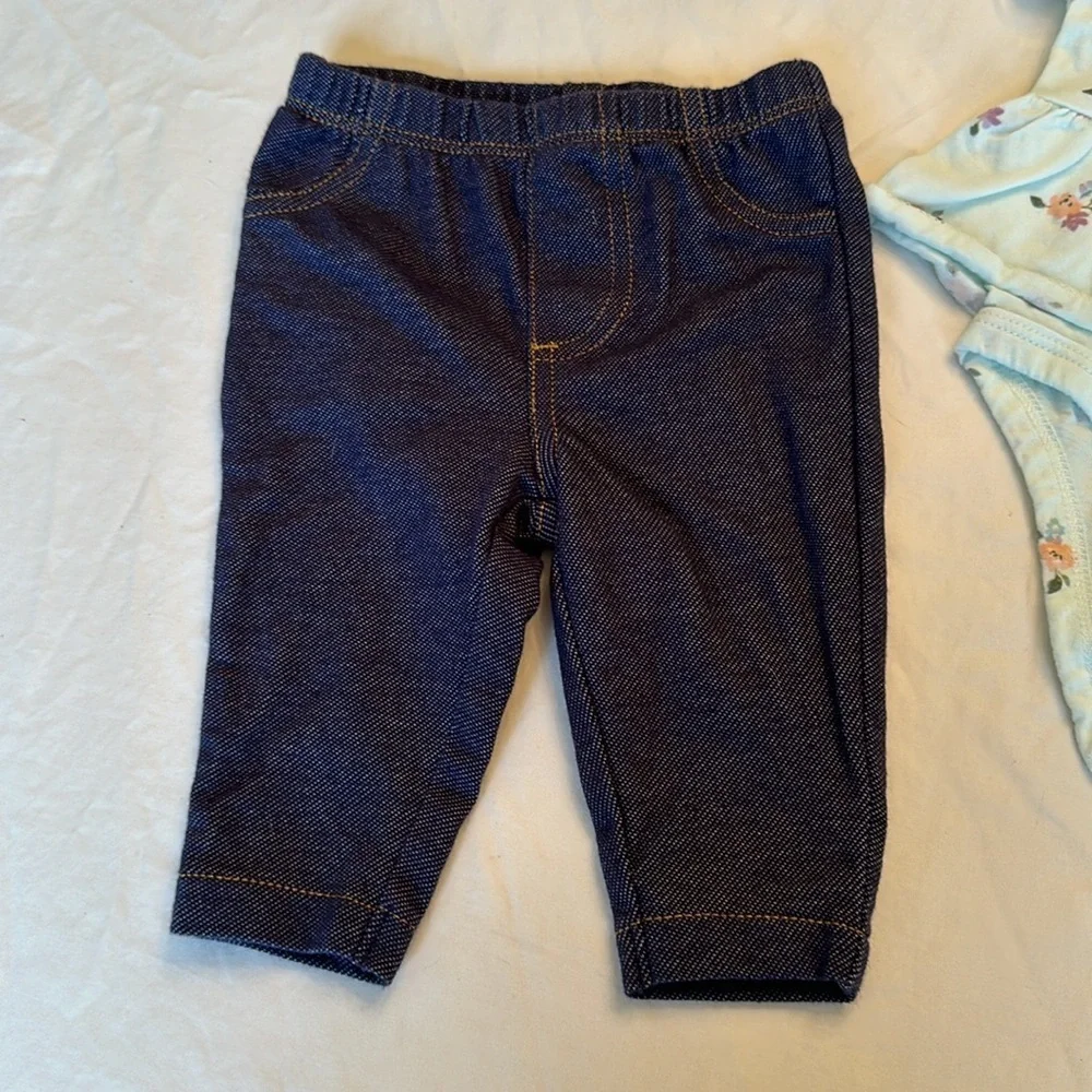 Carters bundle of three size 3 months baby girl outfits. All in GREAT CONDITION